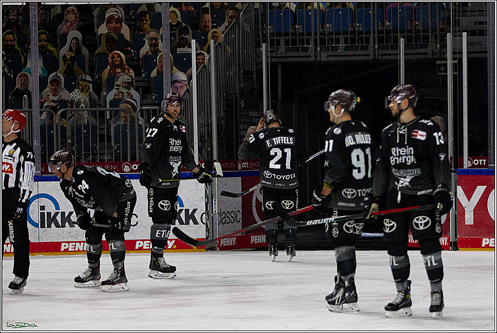 PENNY DEL;  Koelner Haie - Adler Mannheim; Koeln, 08.04.2021